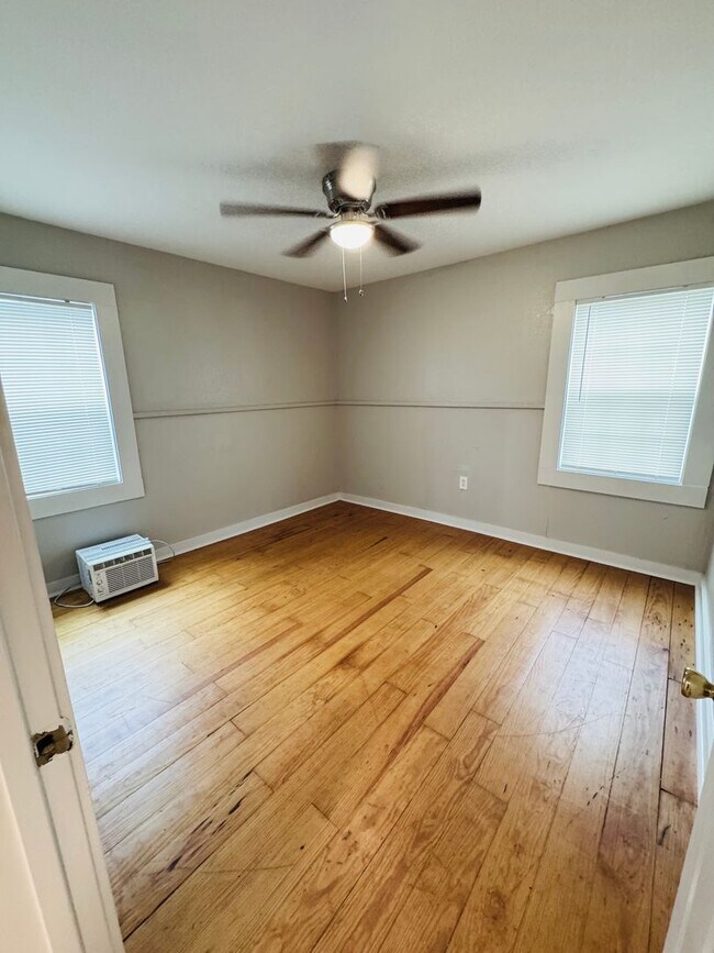Building Photo - 3577 Mission Dr