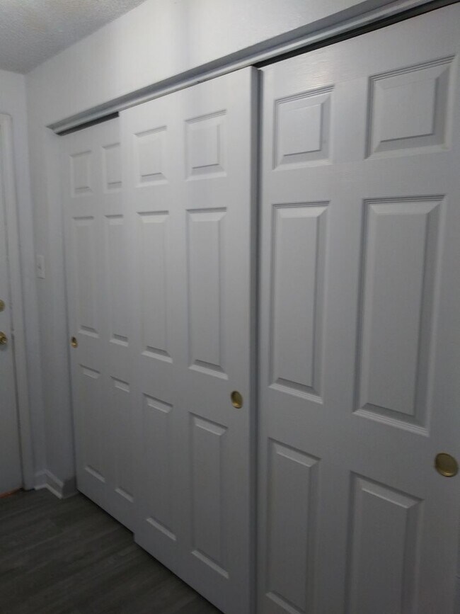 Building Photo - Your new home is waiting for you!