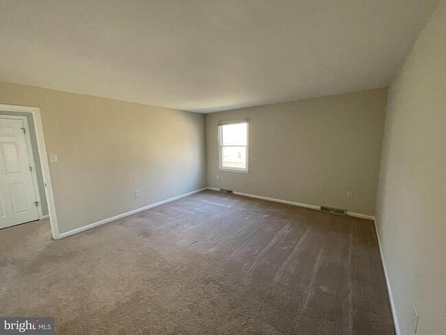 Building Photo - 21 Winard Cir