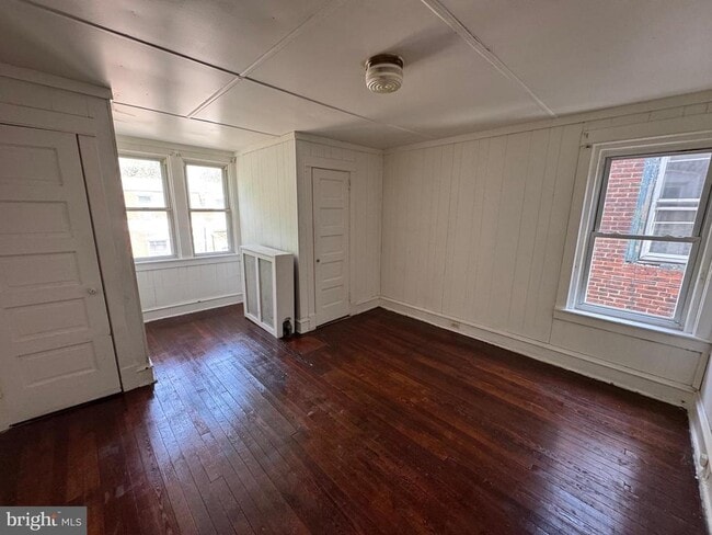 Building Photo - 69 S 7th St