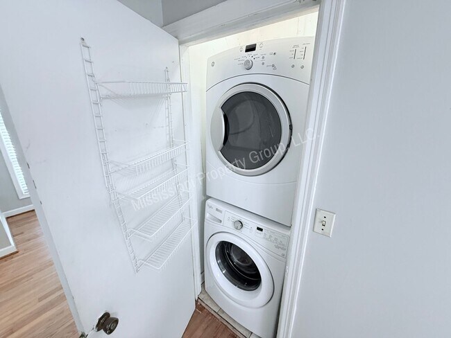 Building Photo - 3BR/2BA For Rent