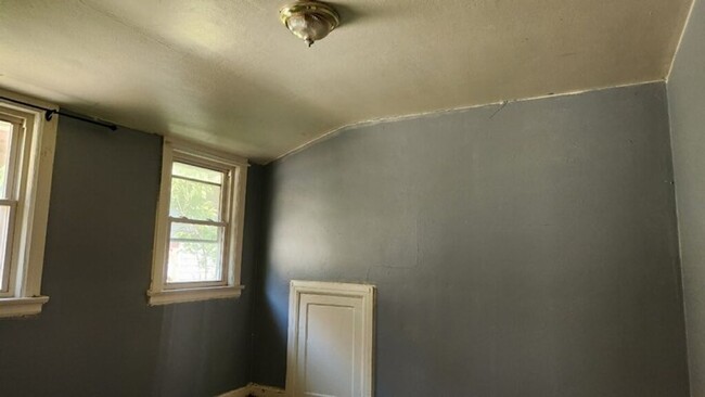 Building Photo - 3240-3242 N 24th Pl. (Duplex)