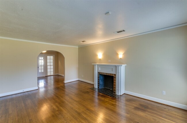 Building Photo - 236 W 31st St