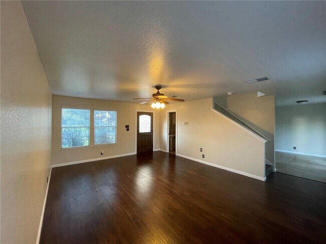 Building Photo - 102 Brentwood Dr