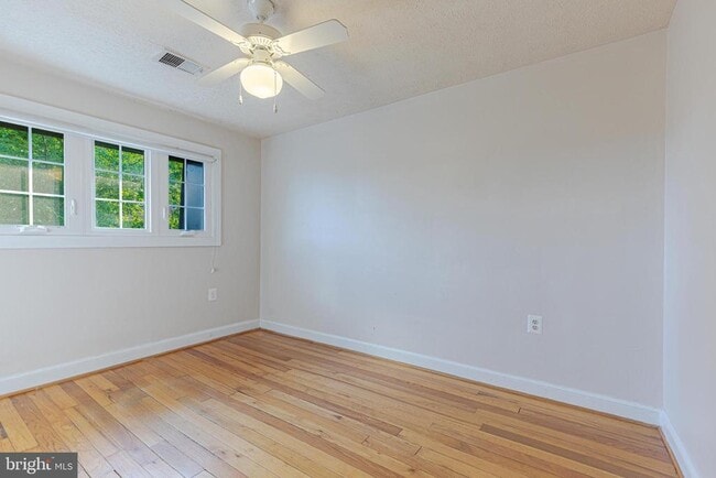 Building Photo - 136 S Virginia Ave