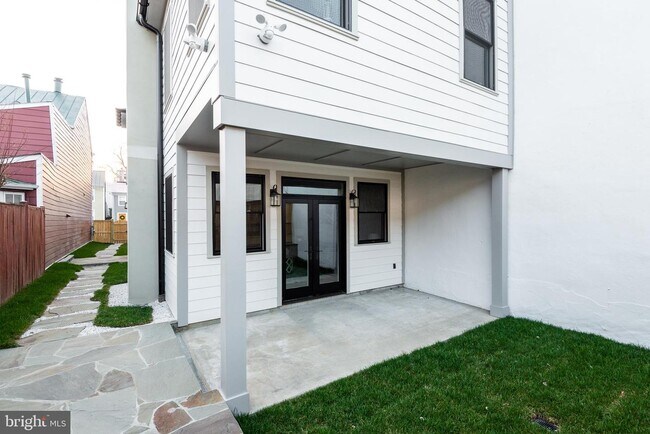 Building Photo - 309 N Patrick St