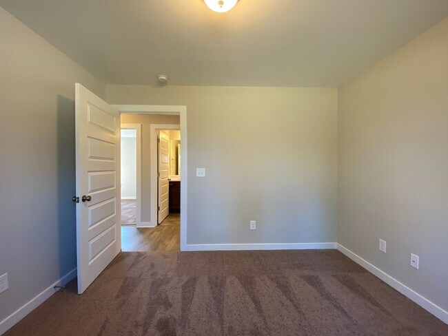 Building Photo - Beautiful home for Rent in Talladega, AL!!...
