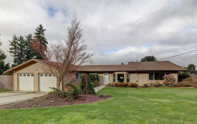 Building Photo - Comfortable 3BR/2BA Home in Kent – Fenced Backyard & Deck