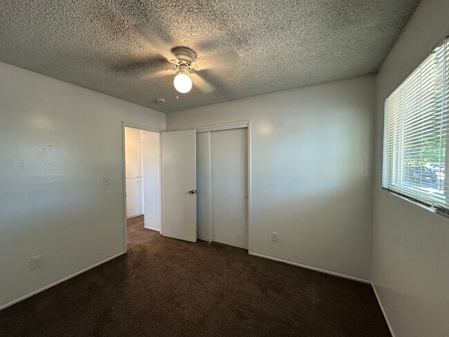 Building Photo - 1709 Evergreen Ave