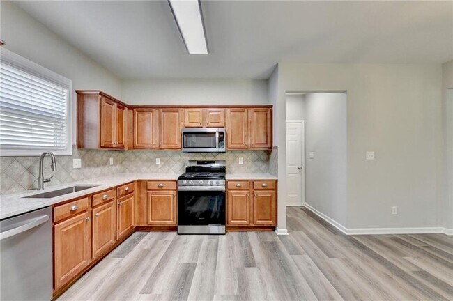 Building Photo - 2208 Staunton Dr NW