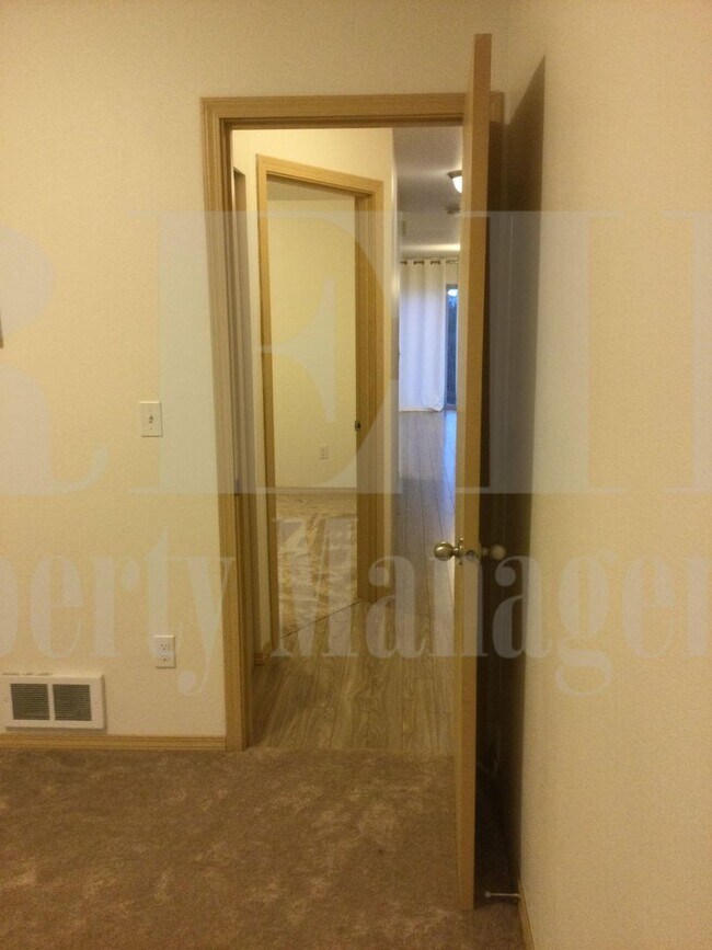 Building Photo - Mountain Views - 3 Bedroom Poulsbo Rambler