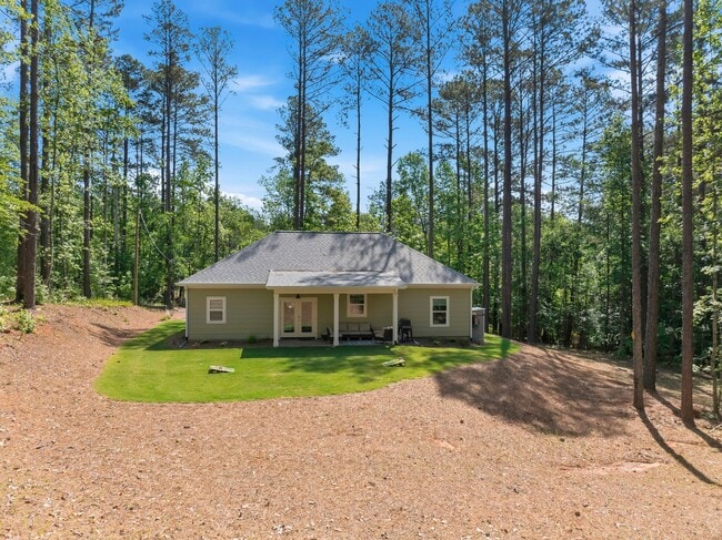 Building Photo - 183 Crooked Creek Bay Rd SE