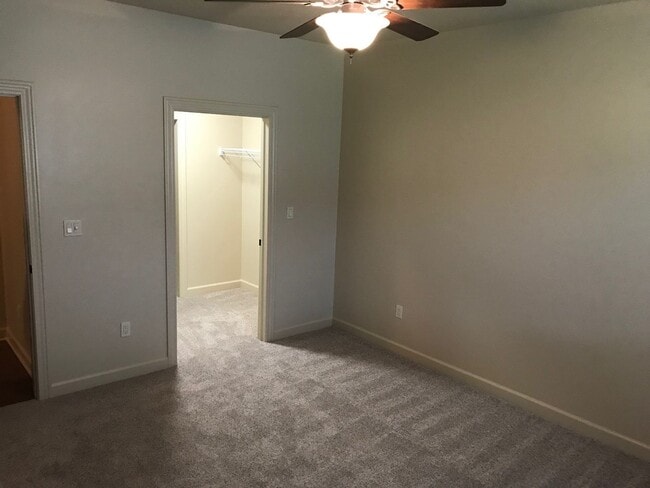 Building Photo - 2810 Bobcat Dr