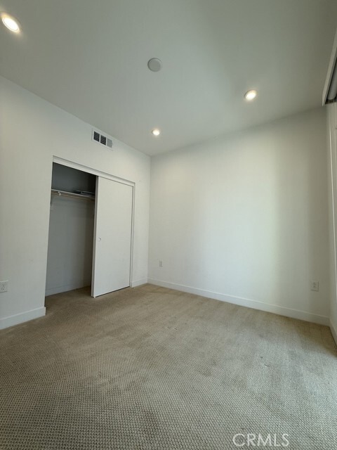 Building Photo - 1218 S Urbana St