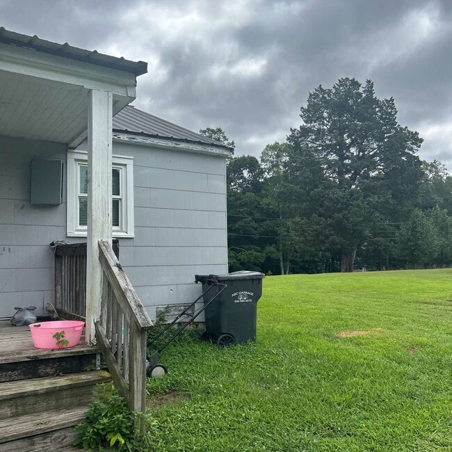 Building Photo - 6670 Walnut Cove Rd