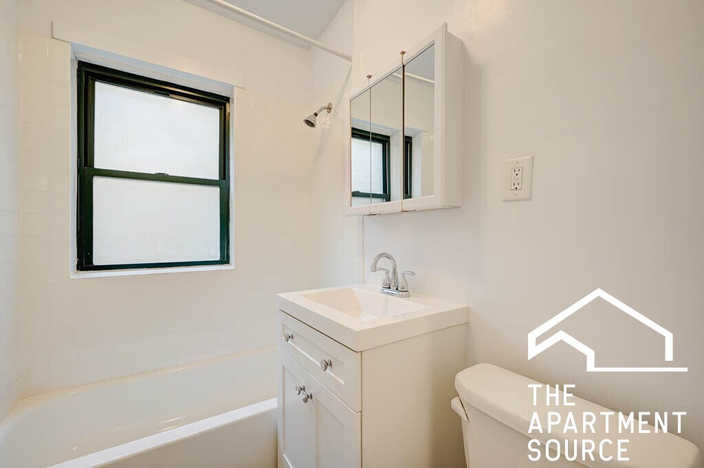 Building Photo - 2333 N Spaulding Ave