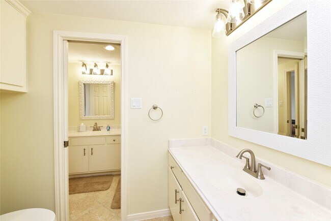Building Photo - 12800 Melville Dr