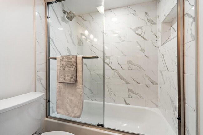 Building Photo - 275 Palm Ave