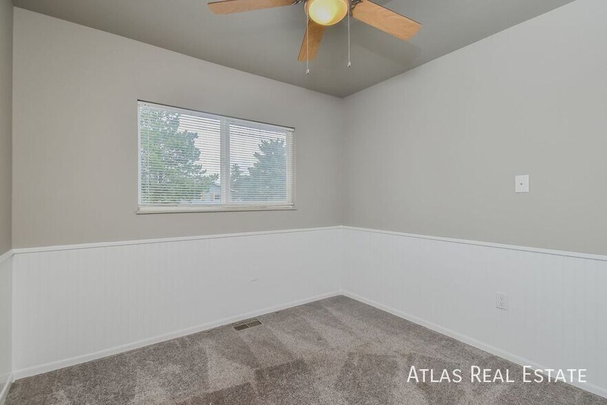 Building Photo - 5509 Escondido Dr