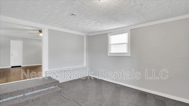 Building Photo - 2923 S Irvington Ave