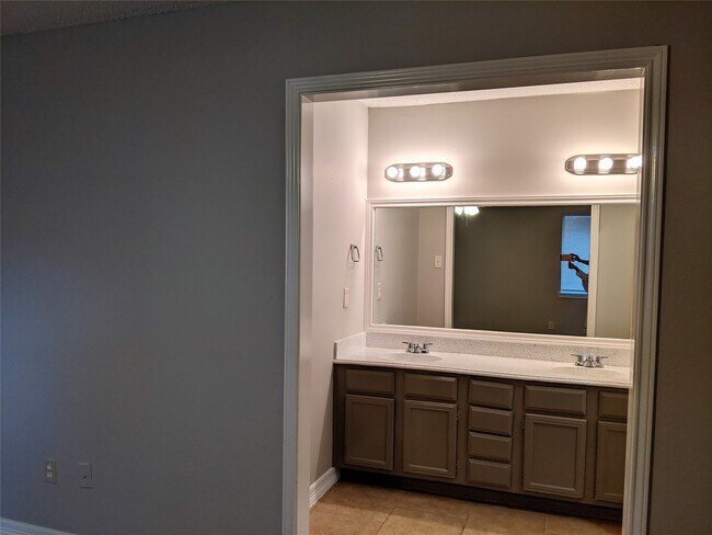 Building Photo - 18115 Poppy Trails St