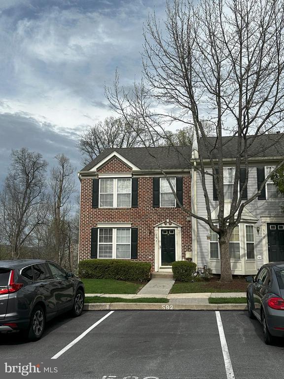 Building Photo - 593 Coach Hill Ct