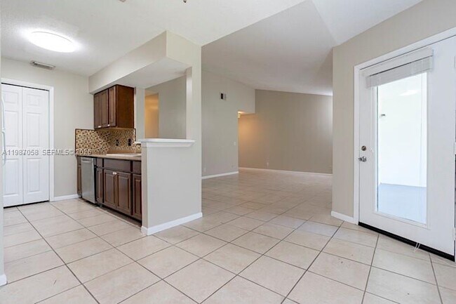 Building Photo - 815 Boynton Beach Blvd