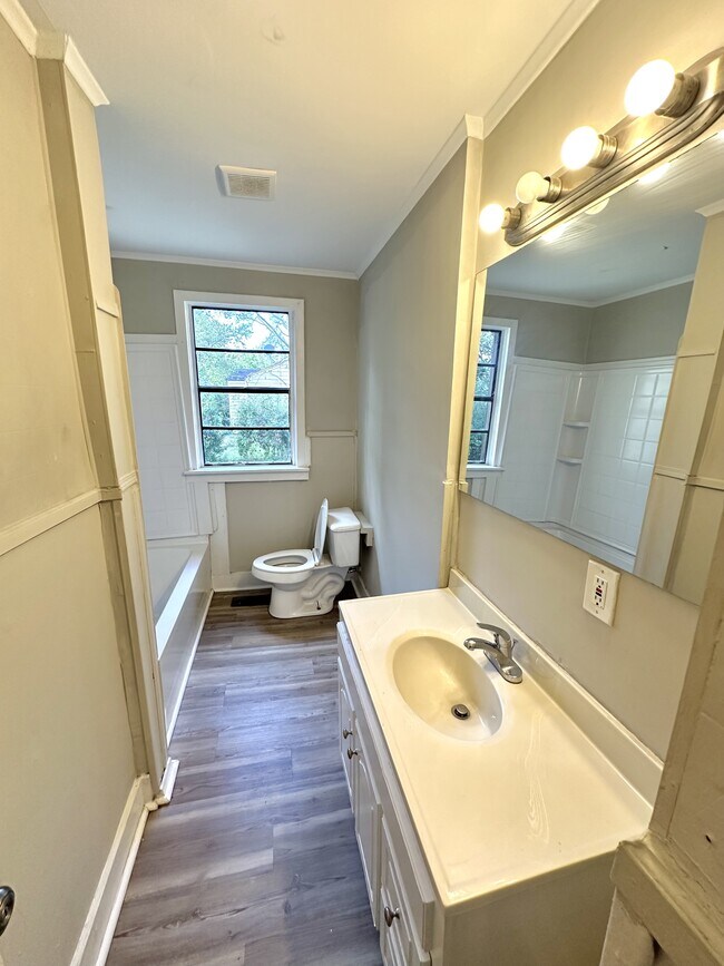 Building Photo - 200 23rd St SW