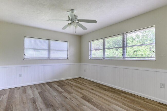 Building Photo - 1214 Ansin St