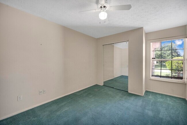 Building Photo - 1732 SW Lexington Dr
