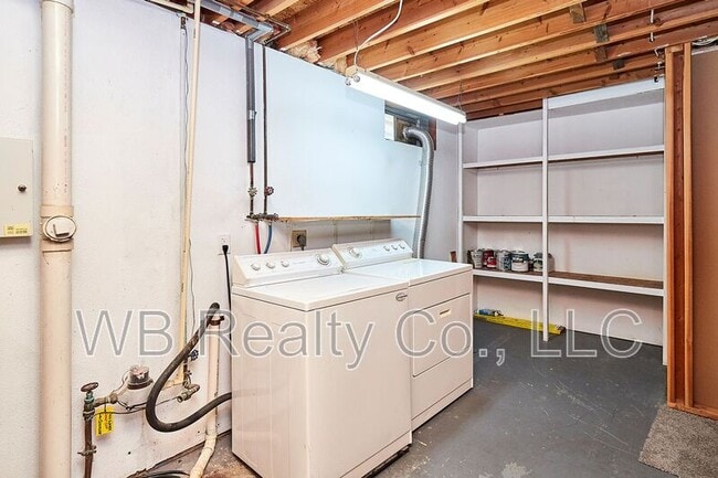 Building Photo - 200 Corene Ave