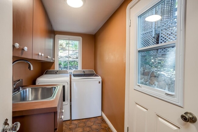 Building Photo - MUST SEE! Unique and Charming 4 bedroom 2.5 Bath Home w/Stunning Views!
