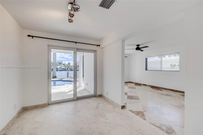 Building Photo - 2742 SE 11th St