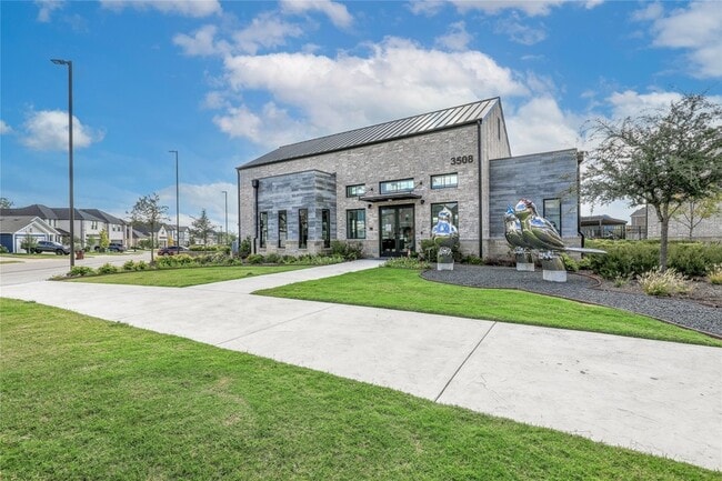 Building Photo - 3405 Pat Mayse Dr