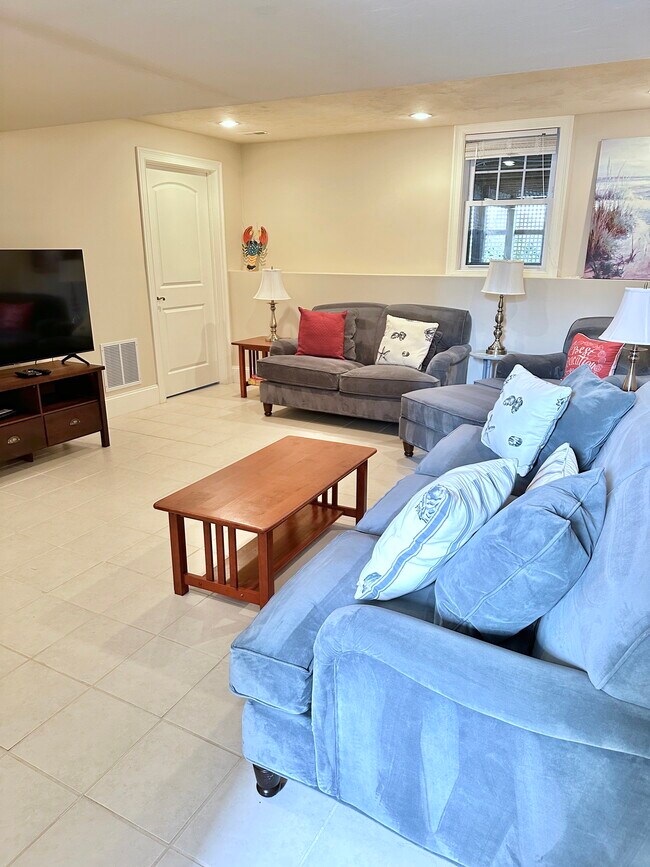 Building Photo - 296 Ocean Blvd