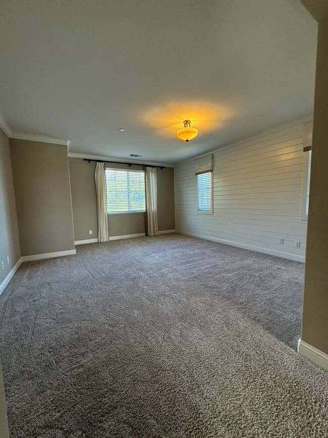 Building Photo - 7200 Cordially Way