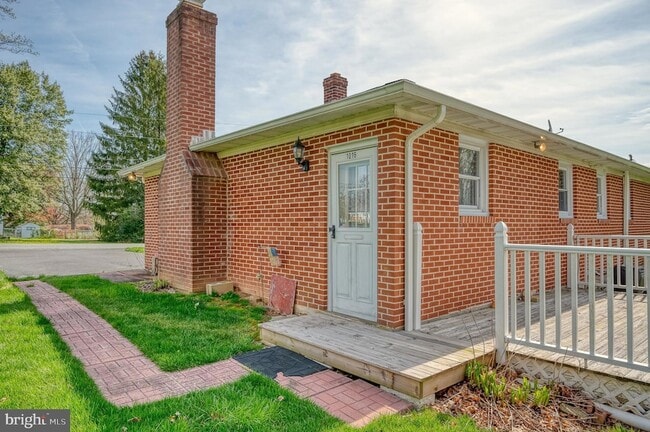 Building Photo - 1016 Winfield Dr