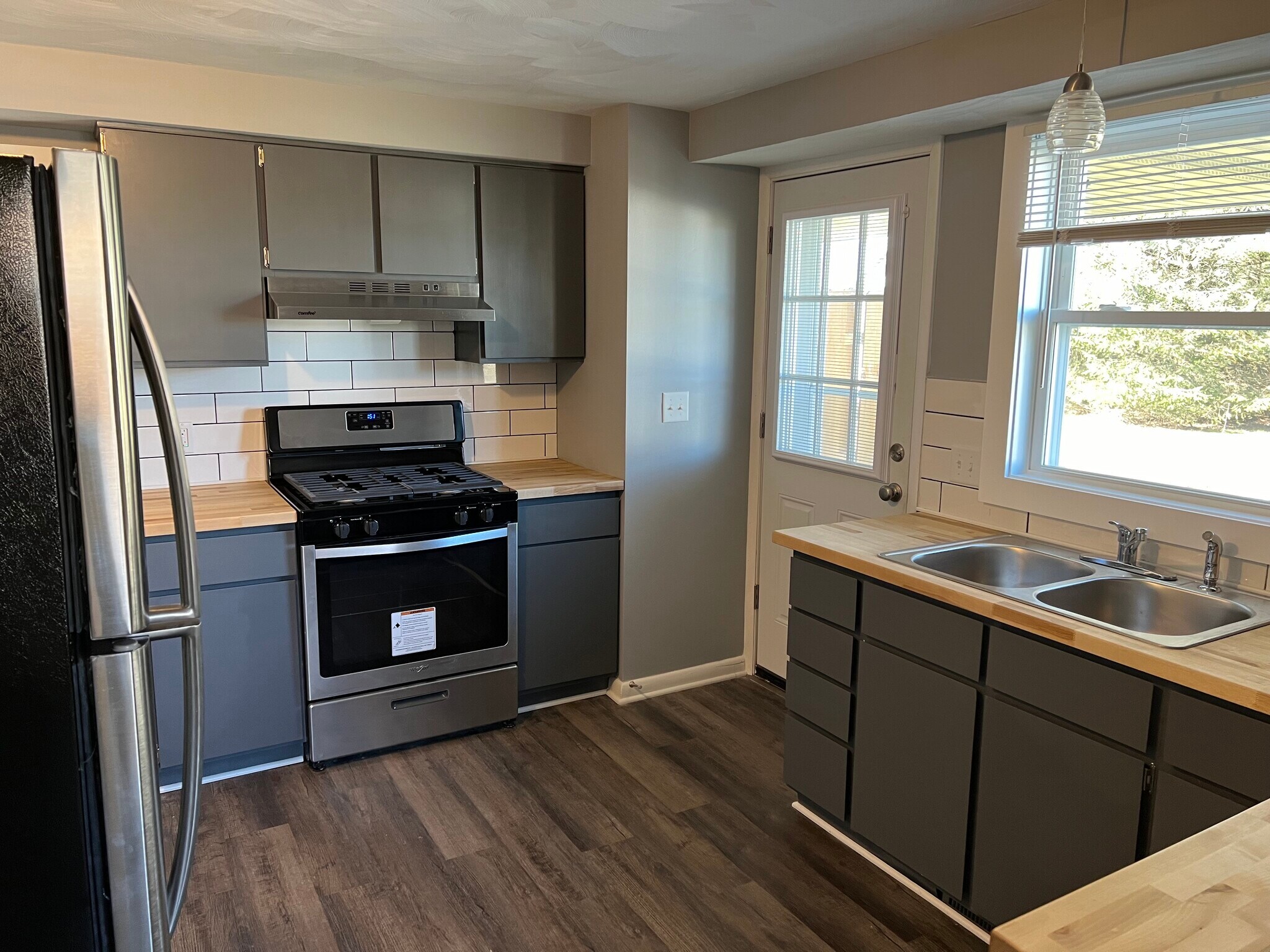 Building Photo - 625 W Omar St