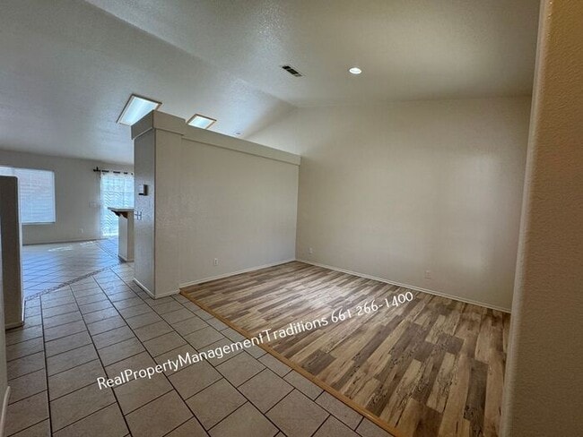 Building Photo - charming 3+2 in Lancaster