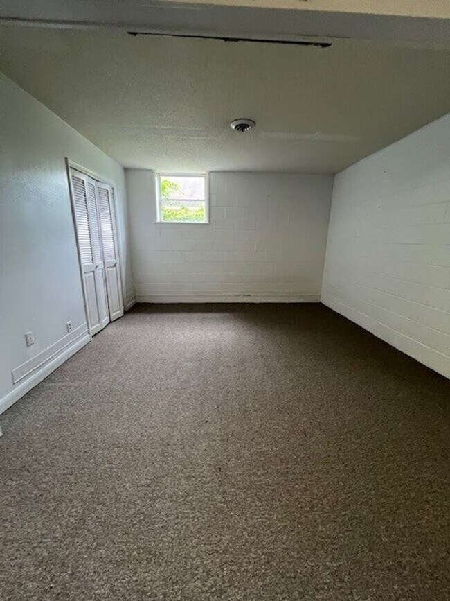 Building Photo - Beautiful Home with Mother in Law Suite or...