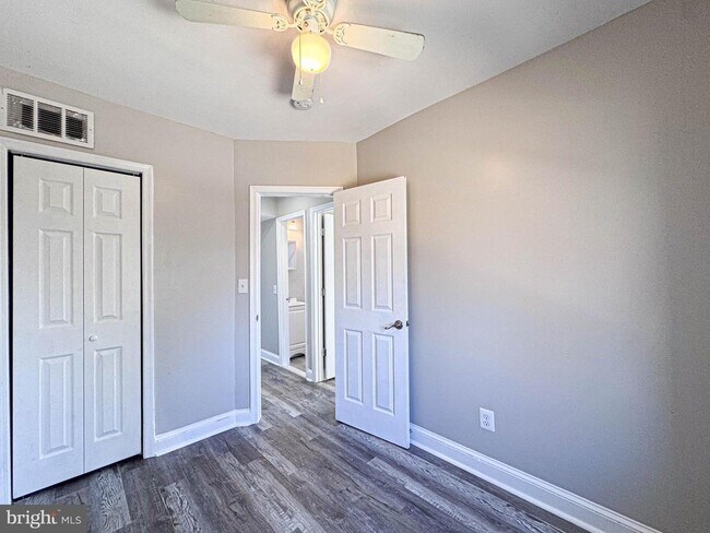 Building Photo - 4630 Hillside Rd SE