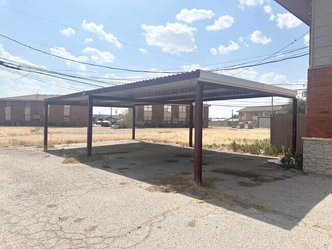 Building Photo - 205 Edgewood Dr