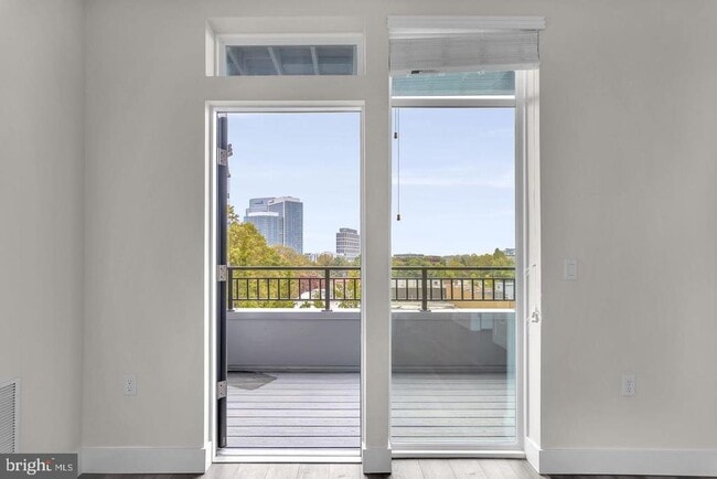 Building Photo - 1761 Old Meadow Rd