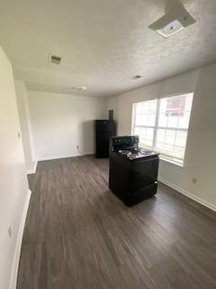 Building Photo - 98 Andrea Dr