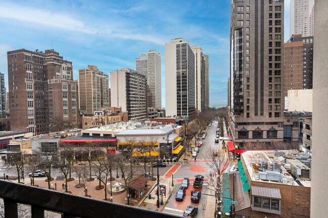 Building Photo - 1030 N State St