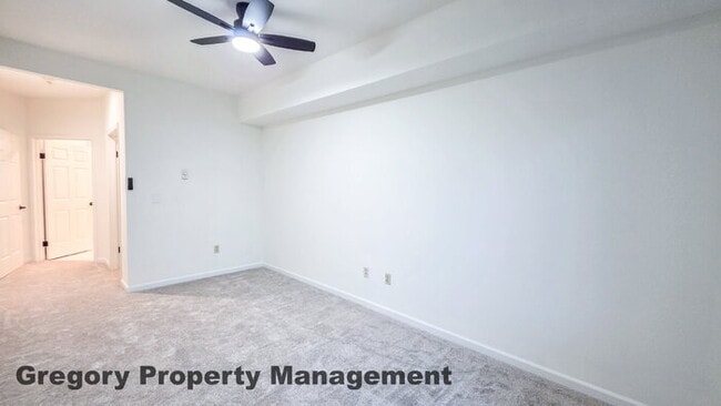 Building Photo - Sunlit & Spacious Ground-Level Condo | 12-Foot Ceilings, Luxury Amenities & Ideal Locale