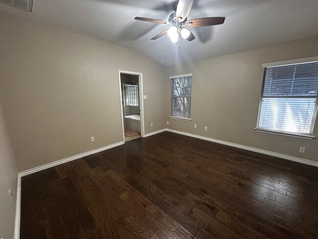 Building Photo - Charming 3 beds 2 baths in Pflugerville!