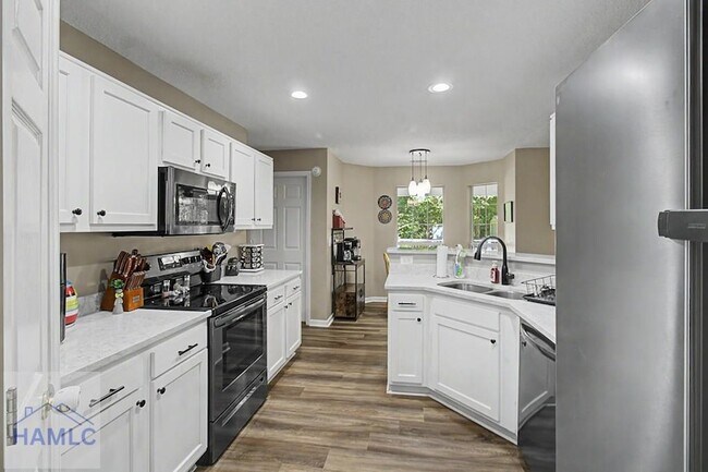 Building Photo - 402 Quail Trail