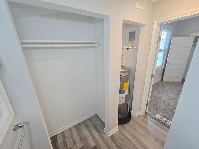 Building Photo - RENOVATED 3 BEDROOM HOME FOR RENT IN OAKWO...