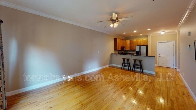 Building Photo - 125 S Lexington Ave